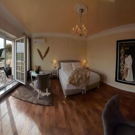 Hotel Garni Am Schloss Kottenheim Ngoại thất bức ảnh