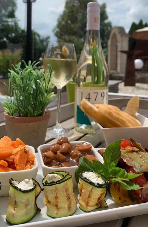 Hotel Garni Am Schloss Kottenheim Ngoại thất bức ảnh