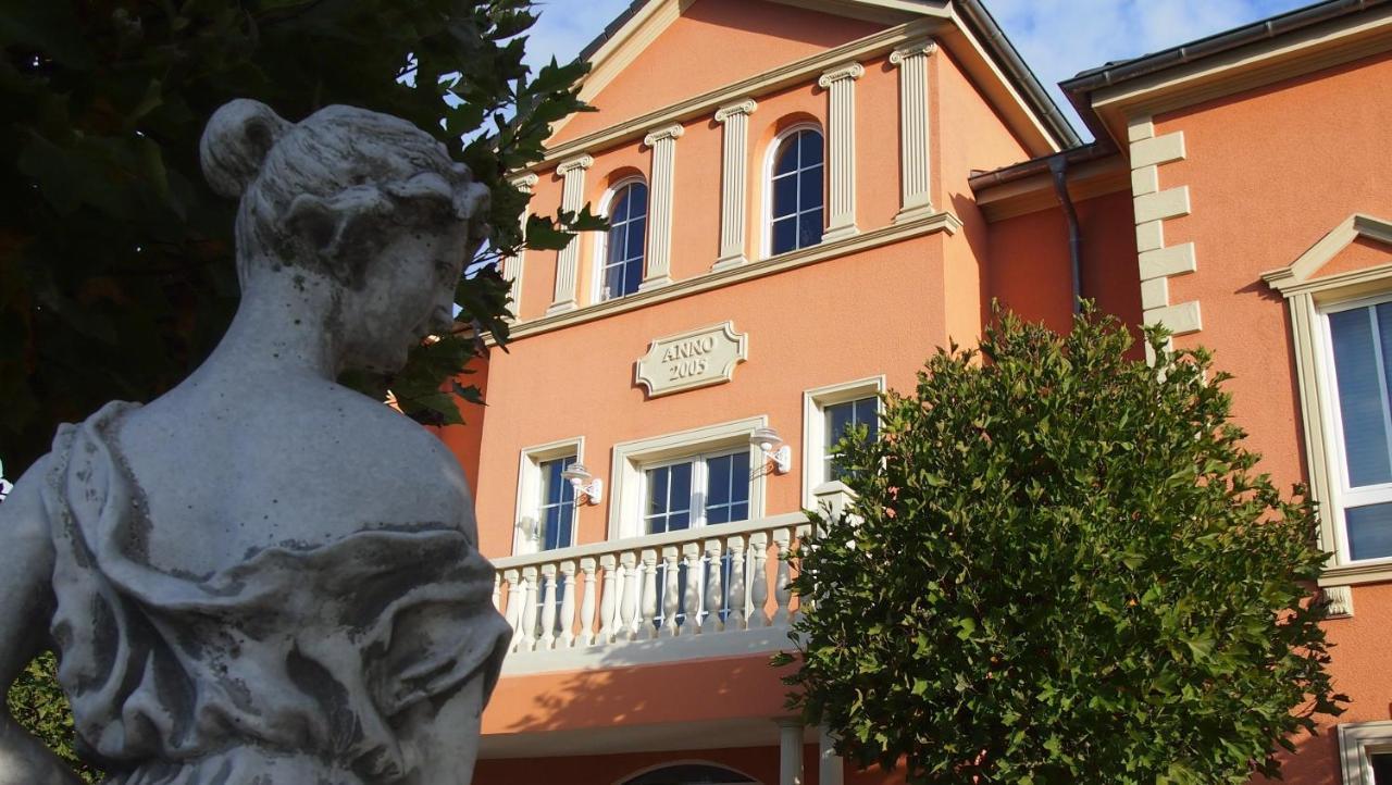 Hotel Garni Am Schloss Kottenheim Ngoại thất bức ảnh